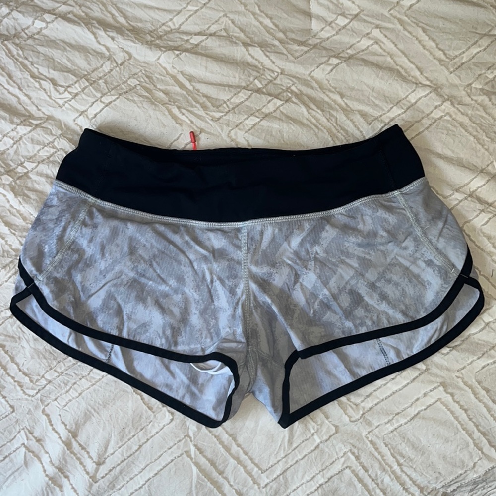Lululemon speed up low rise lined short 2.5